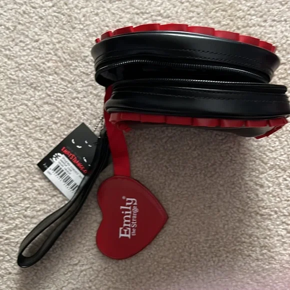 NWT- Emily The Strange Vintage Make up Bag. - Picture 5 of 14